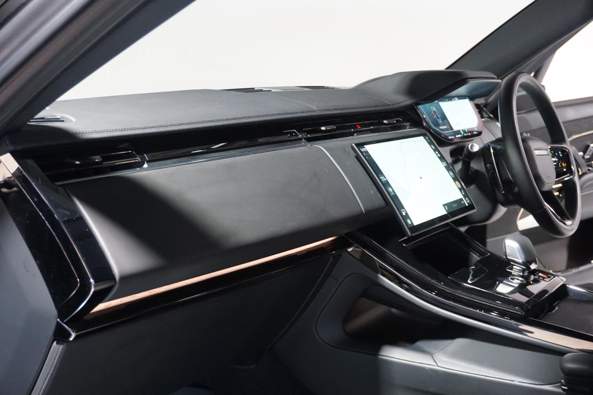 Land Rover Range Rover Sport 3.0 D300 MHEV Dynamic SE SUV 5dr Diesel Auto 4WD Euro 6 (s/s) (300 ps)